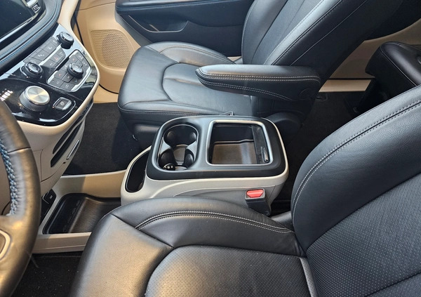 Chrysler Pacifica cena 210330 przebieg: 43351, rok produkcji 2021 z Mirsk małe 529